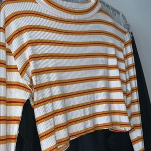 Long sleeve striped crop top